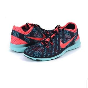 Size 6 women's Nike Free in excellent used cond.